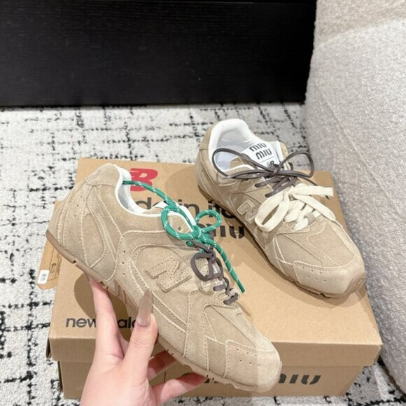 Miu Miu x New Balance 530 SL Sneakers - Picture 7 of 8